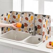 tấm chắn bếp hoa văn