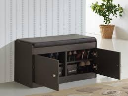 tủ giày kết hợp ghế ngồi gần bếp