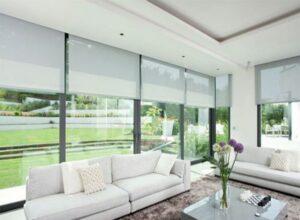 tường kính toàn phần phòng khách